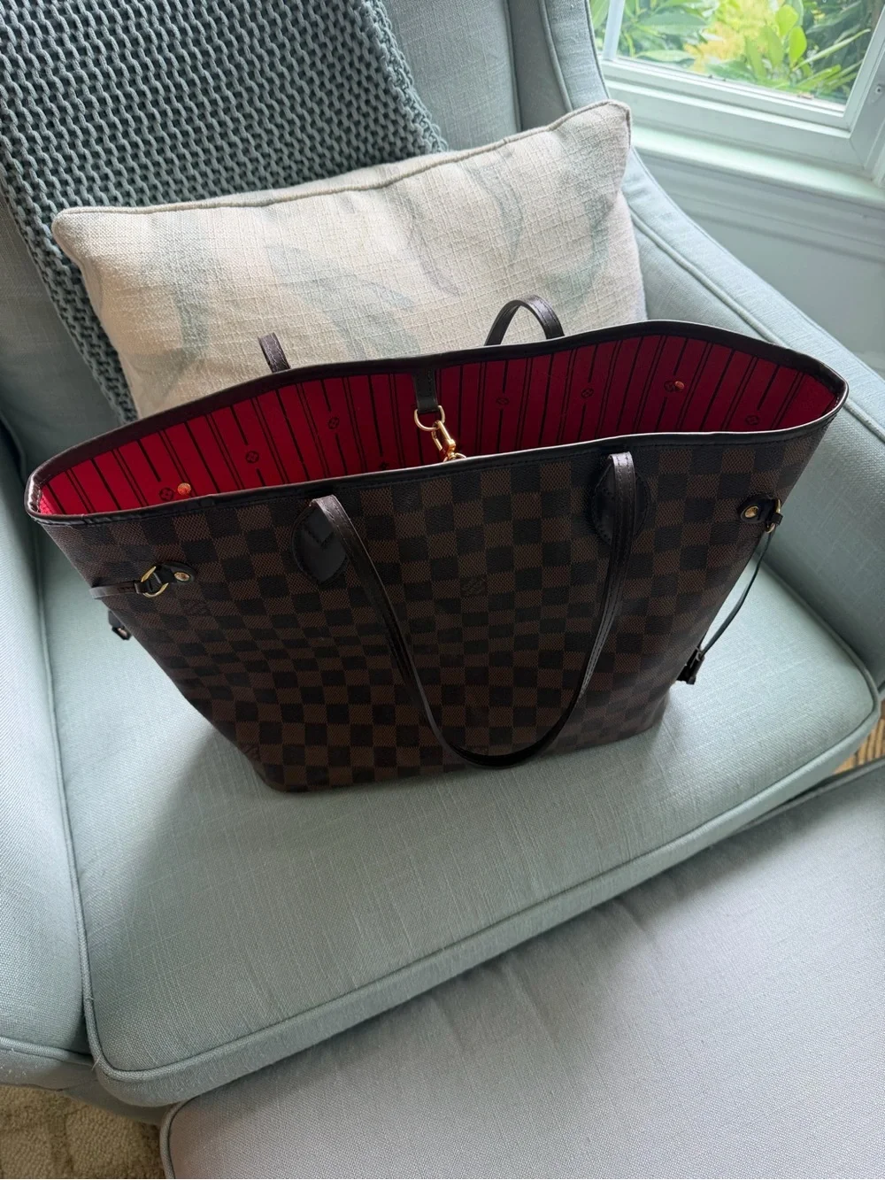 Louis Vuitton Neverfull MM (Damier Ebene with red interior) - Picture 7 of 10